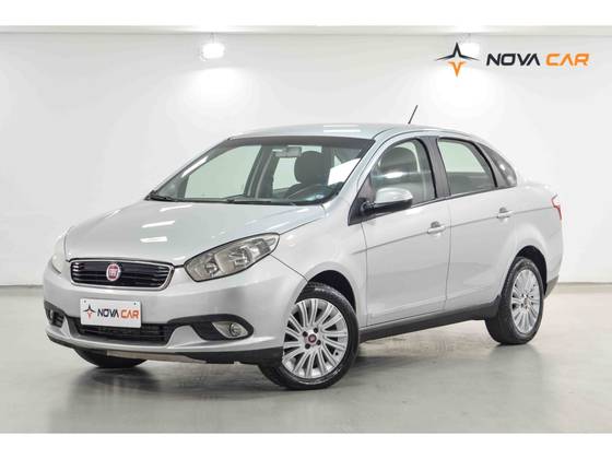 FIAT GRAND SIENA 1.6 MPI ESSENCE 16V FLEX 4P MANUAL FIAT GRAND SIENA 1.6 MPI ESSENCE 16V FLEX 4P MANUAL